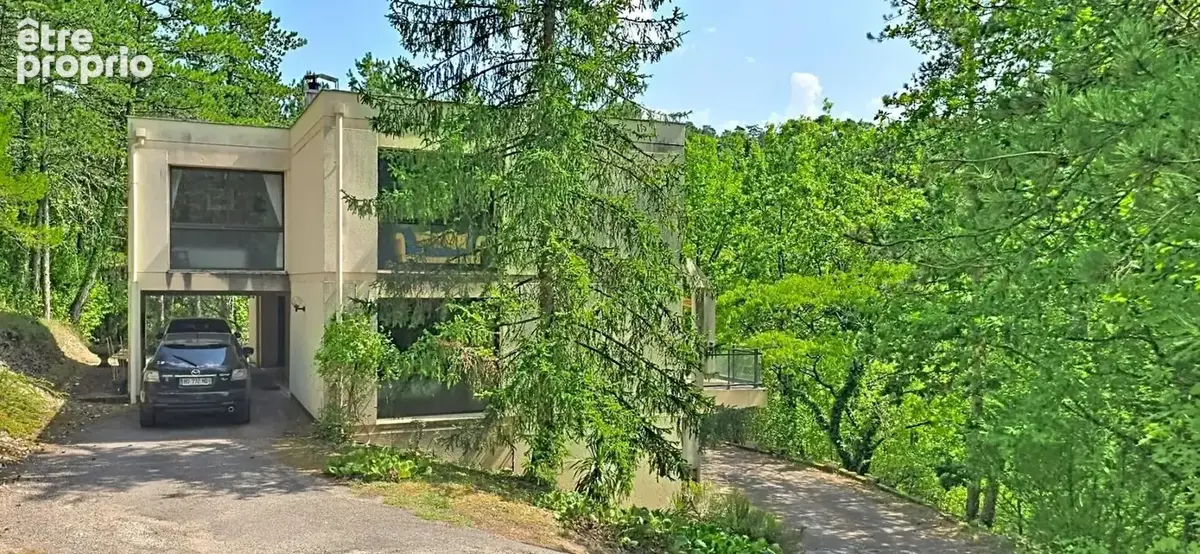 Maison d'architecte d'une surface habitable de 185 m², sur plus de 7 000 m² de terrain, à Boulazac - photo 2