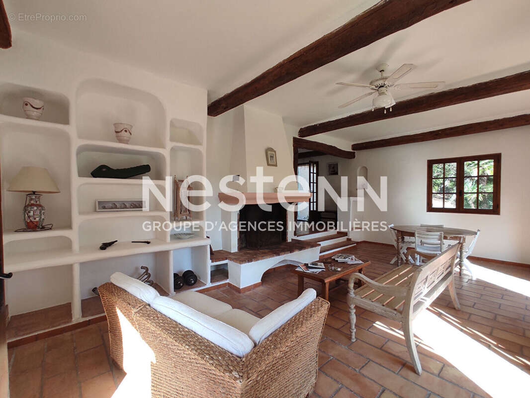 Maison à LA GARDE-FREINET