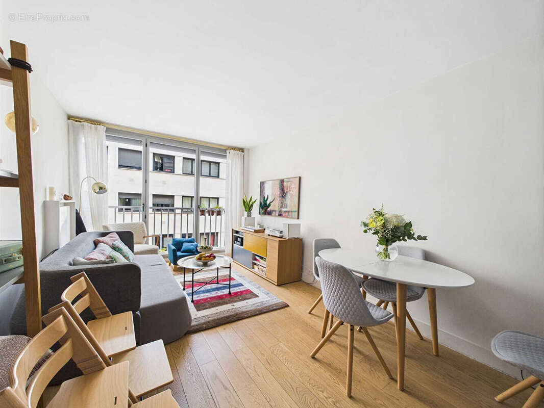 Appartement à PARIS-17E