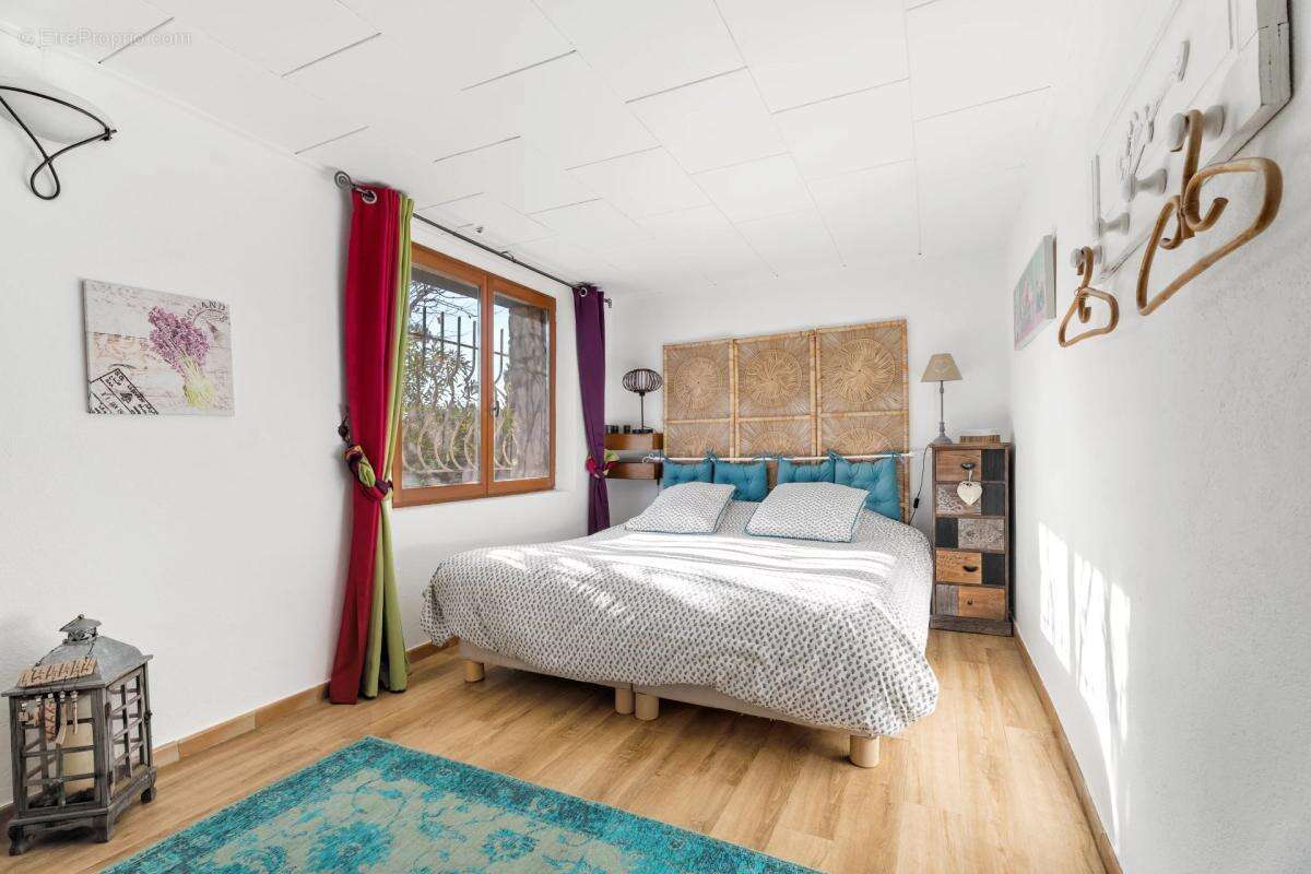 Maison à TOURRETTES-SUR-LOUP