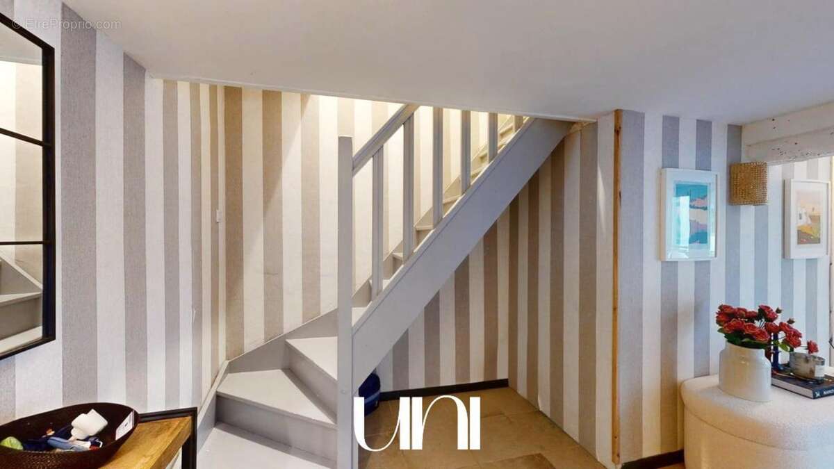 Maison à TROIS-MONTS