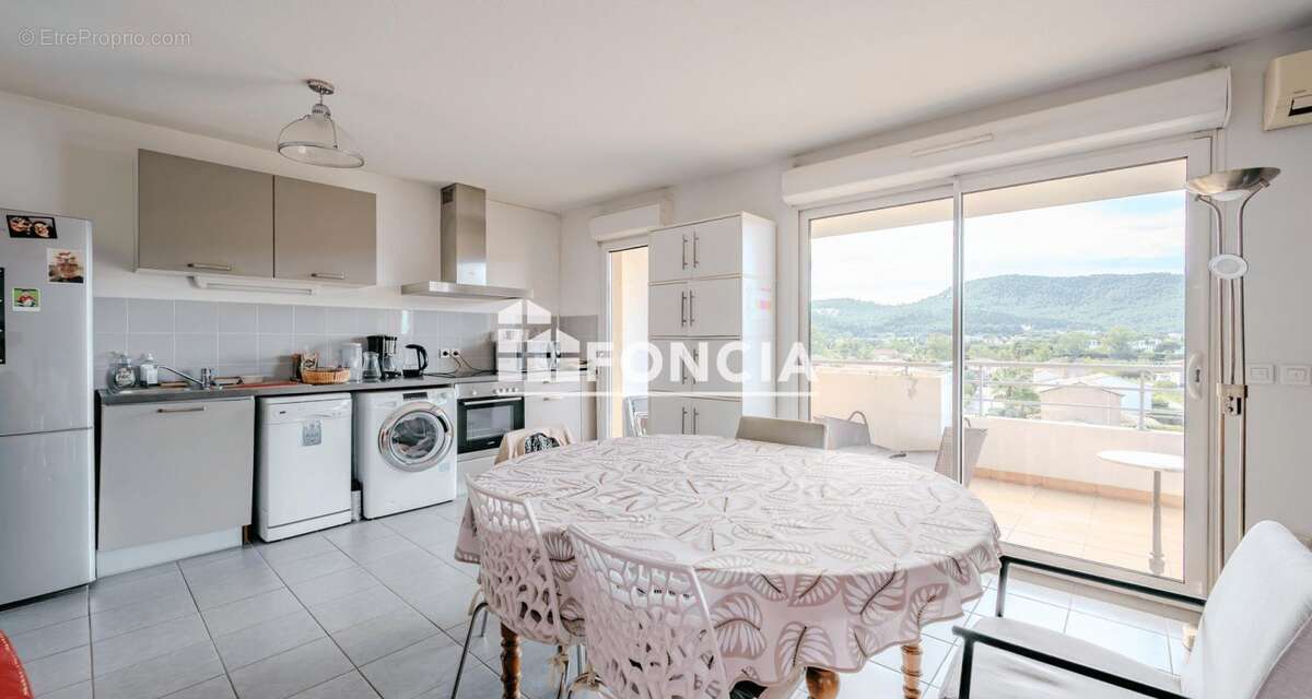 Appartement à HYERES