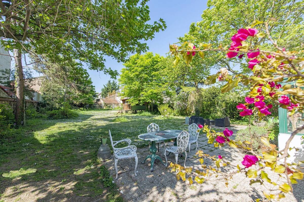 Maison à SAINT-MAUR-DES-FOSSES