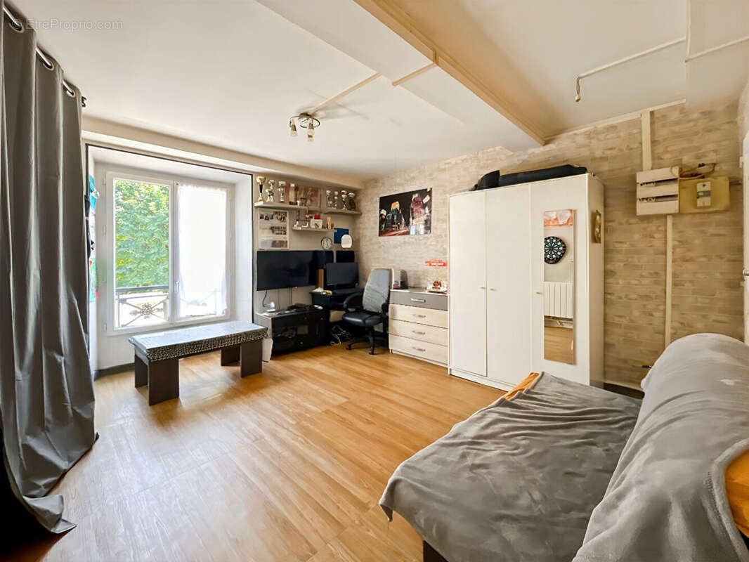 Appartement à GUIGNES