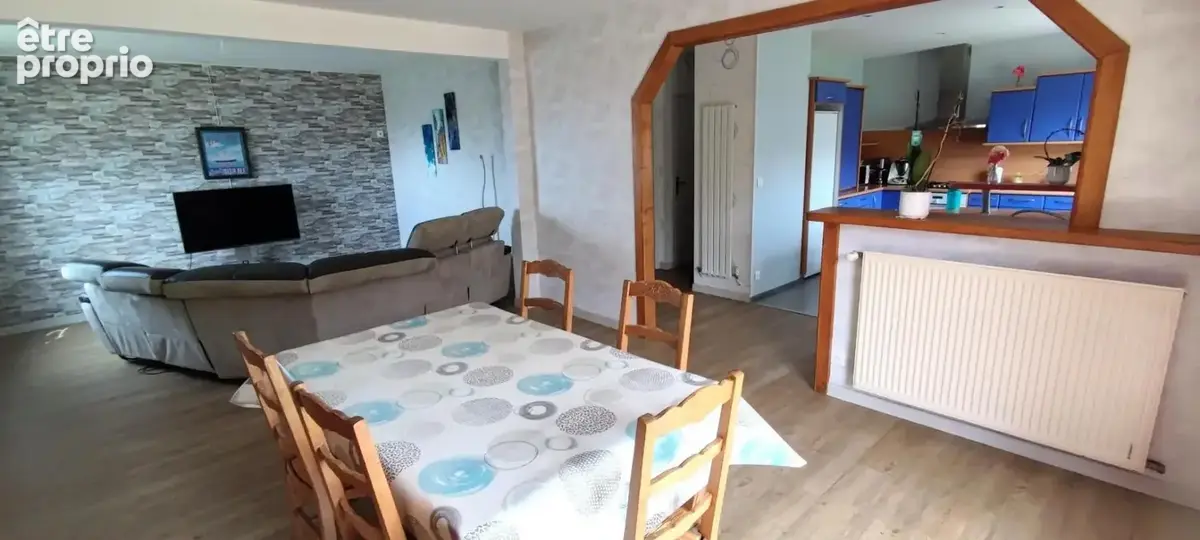 Maison familiale de 5 chambres avec sous-sol complet et terrain arboré - photo 6