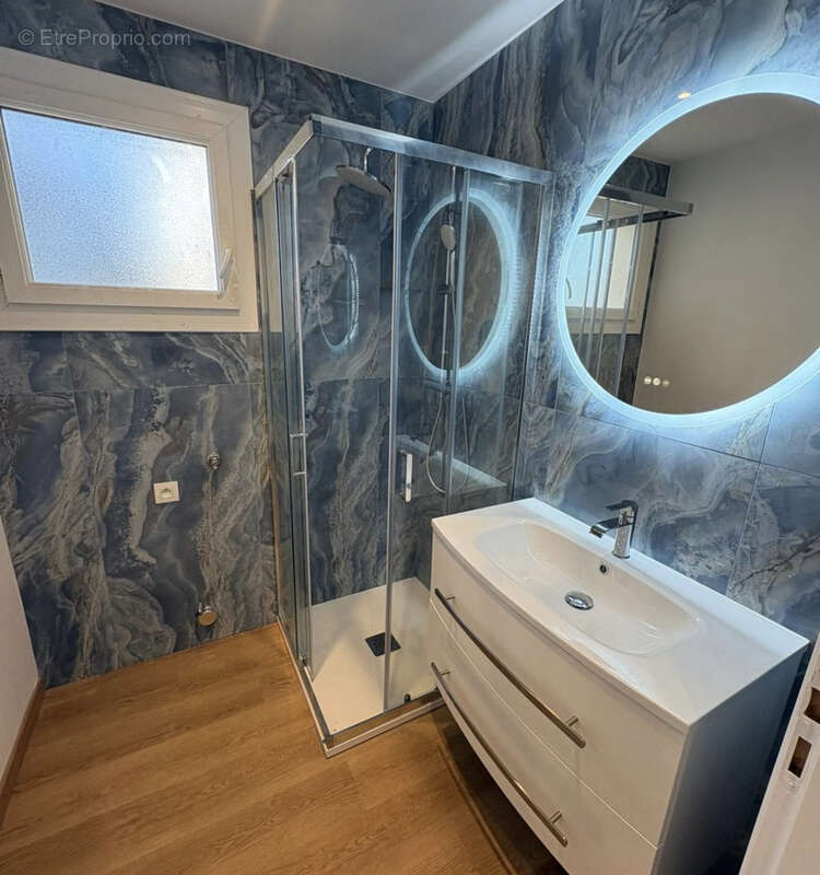 Appartement à VALLAURIS