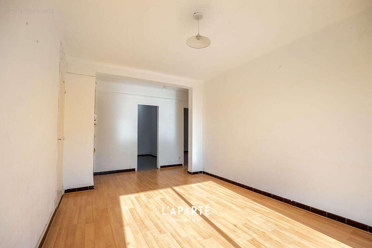 Appartement à MARSEILLE-9E