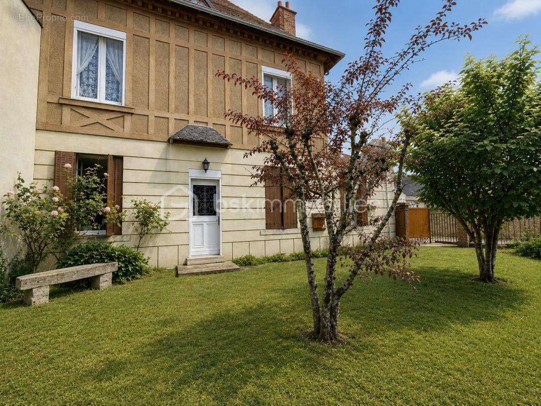 Appartement à FAY-AUX-LOGES