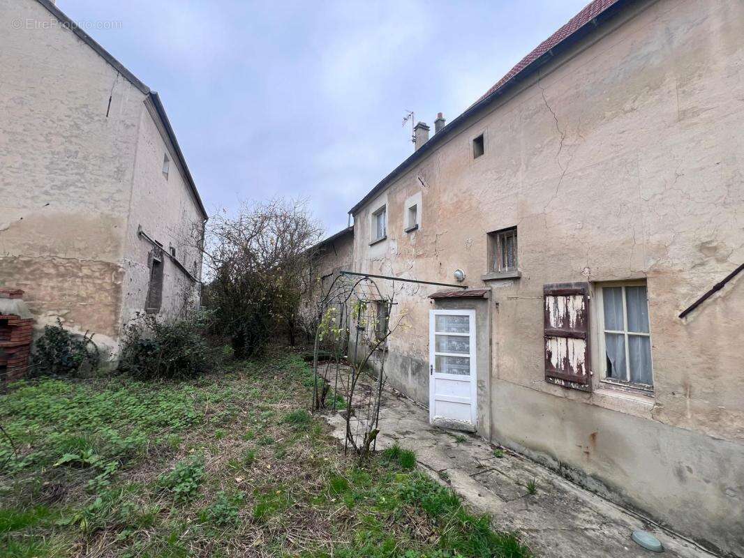 Maison à LIZY-SUR-OURCQ