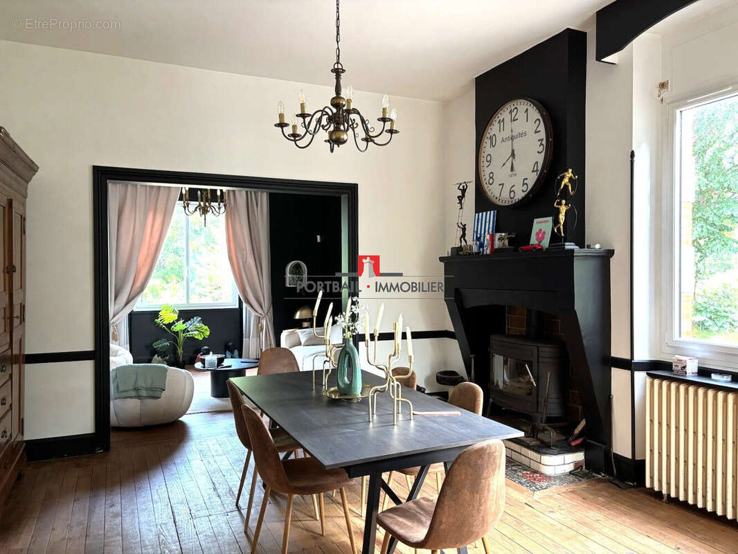 Maison 240 m² à Saint-Andre-De-Cubzac  - photo 6