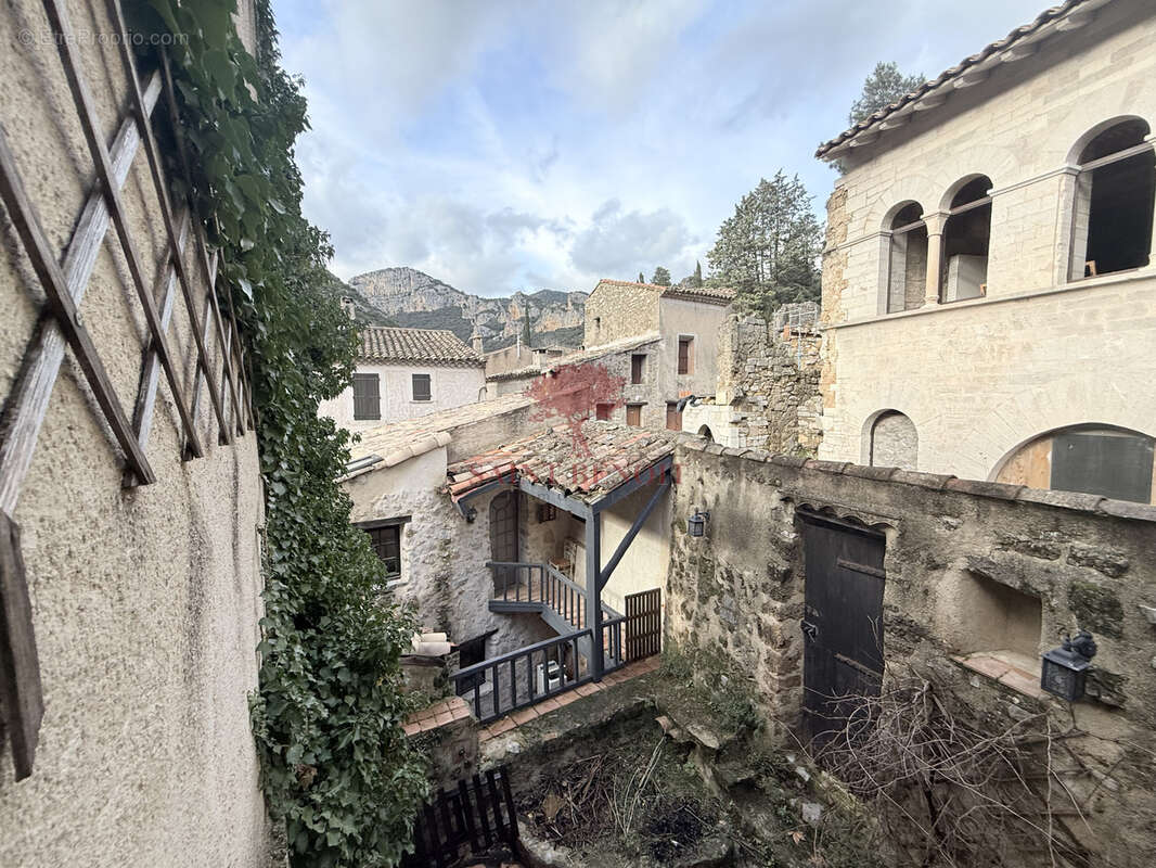 Maison à SAINT-GUILHEM-LE-DESERT