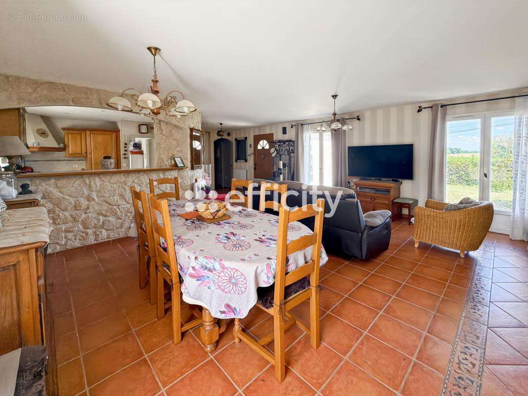 Maison 120 m² à Mazerolles  - photo 9