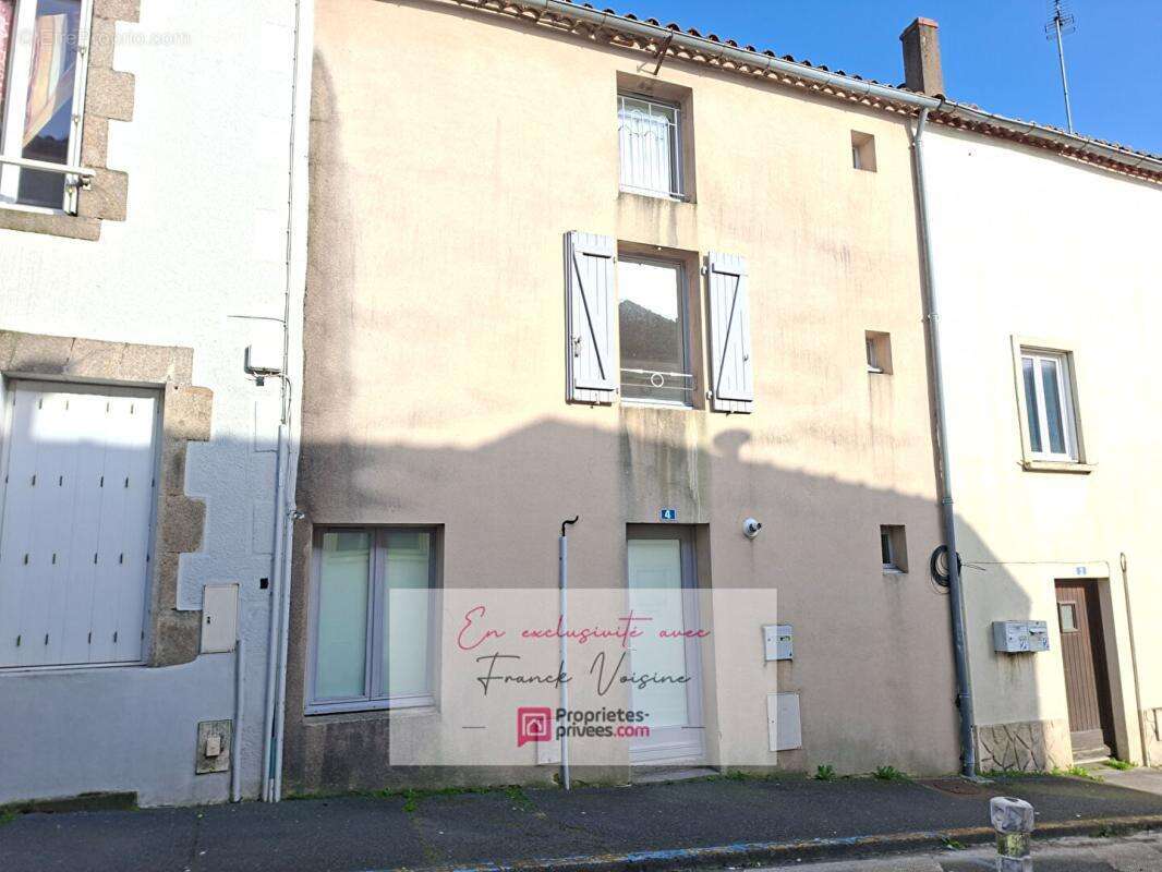 Maison à LES HERBIERS