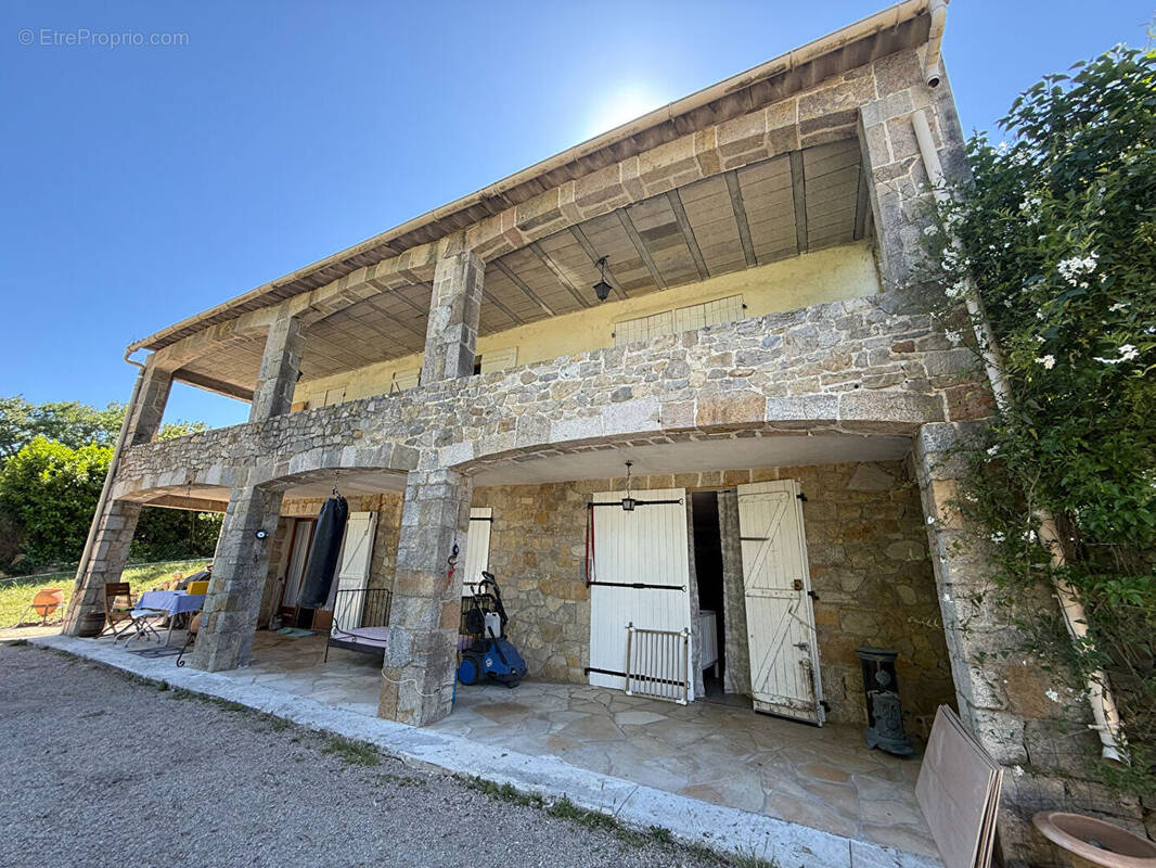 Maison à MONTAUROUX