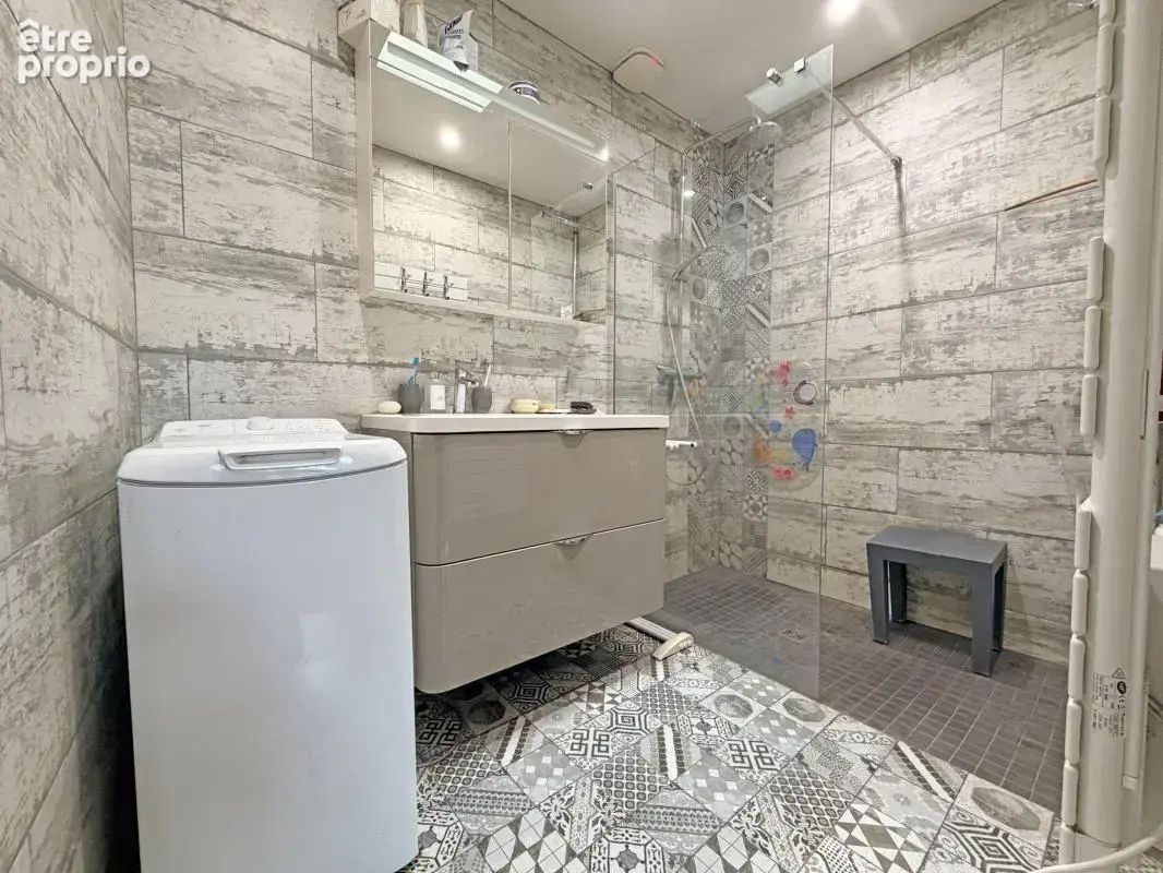 Maison avec véranda, annexe et jardin paysager de 3 130 m² - photo 8