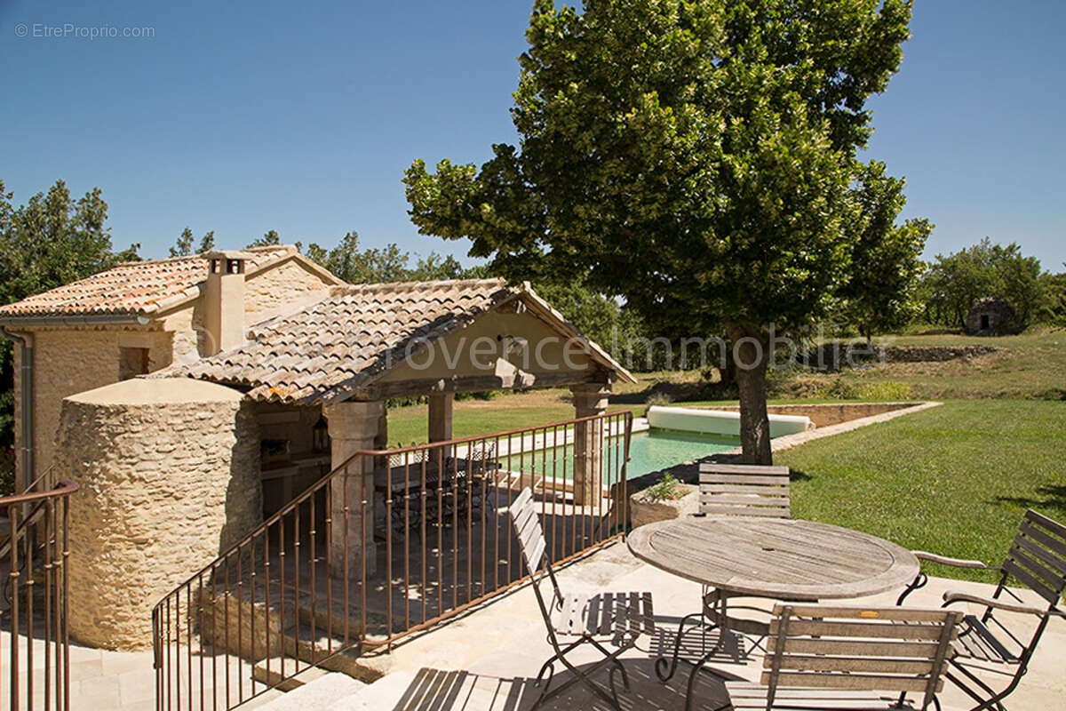 Maison à BONNIEUX