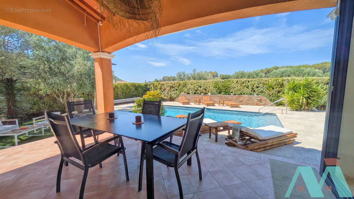 Maison à LE CASTELLET