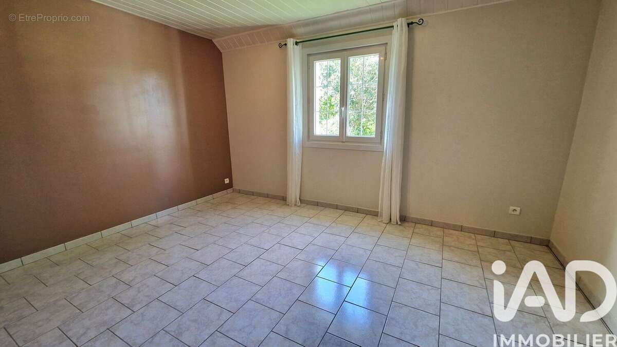 Photo 6 - Maison à CORDEMAIS