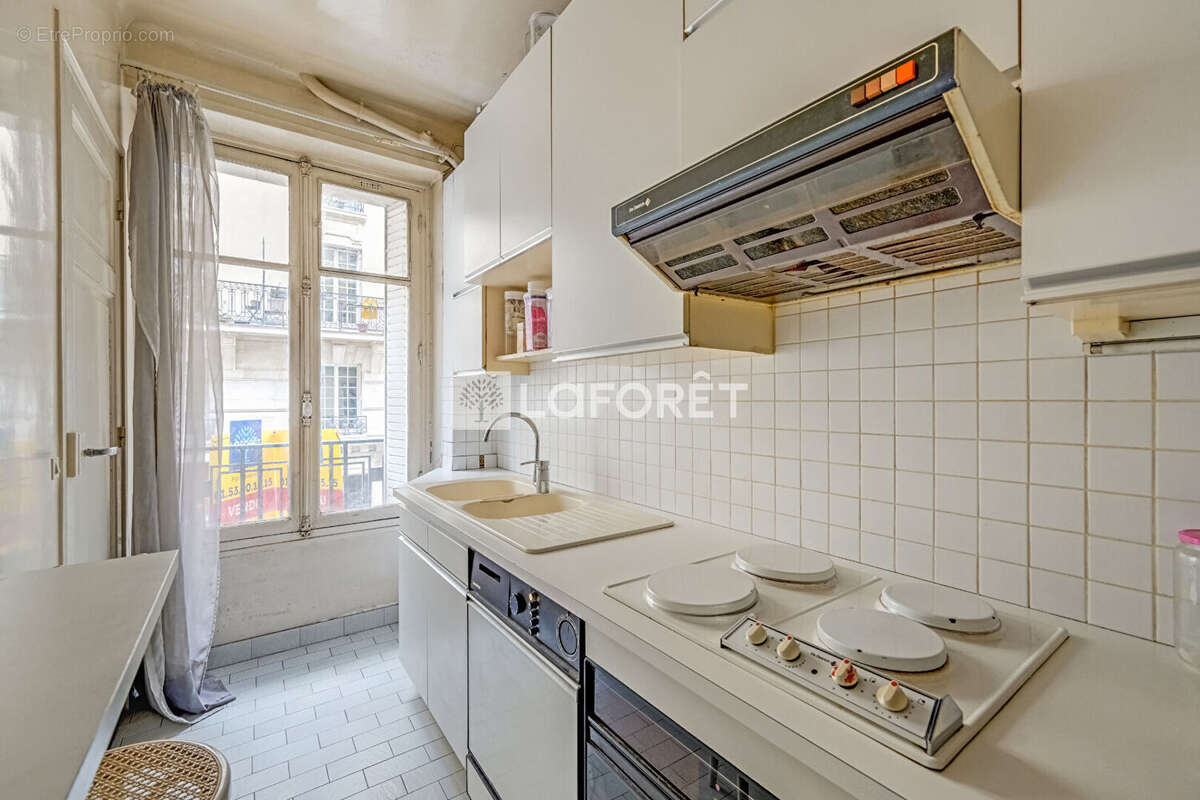 Appartement à PARIS-14E