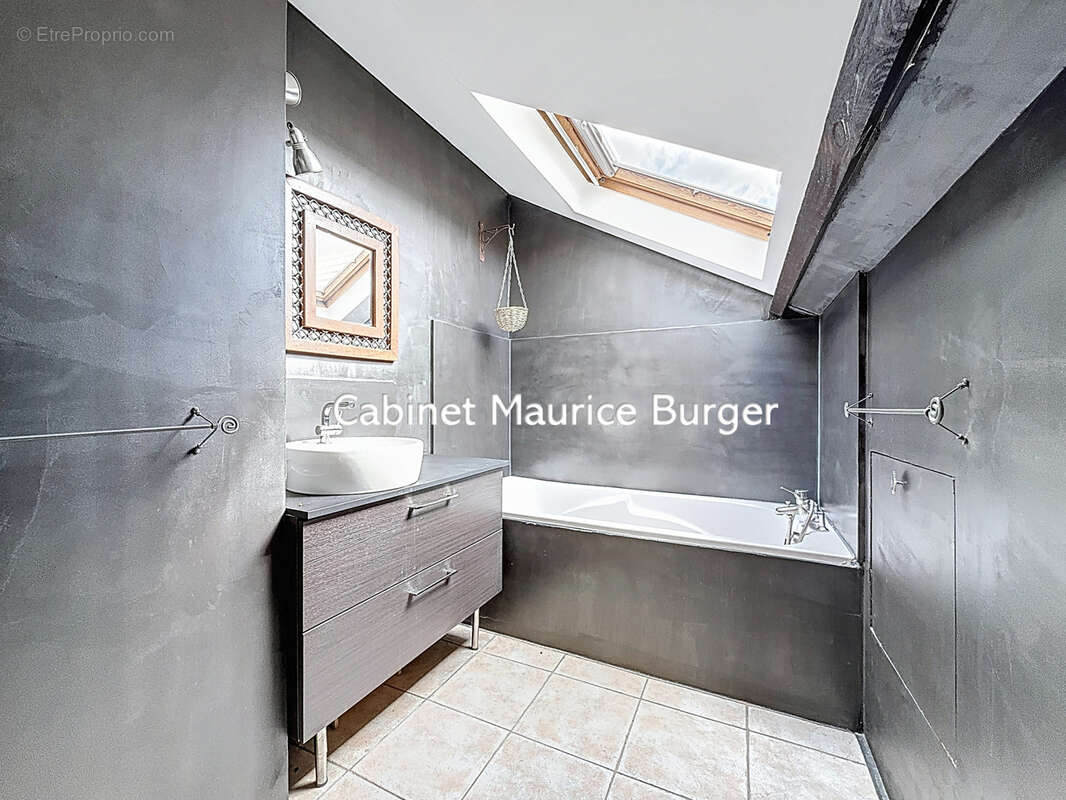 Appartement à COURBEVOIE