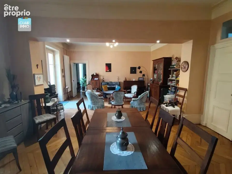 A macon en bourgogne appartement 8 pieces de 217 m² avec - photo 4
