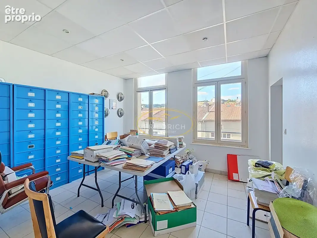 Immeuble a usage d'habitation ou de bureaux - multiples possibilités d'aménagement - photo 8