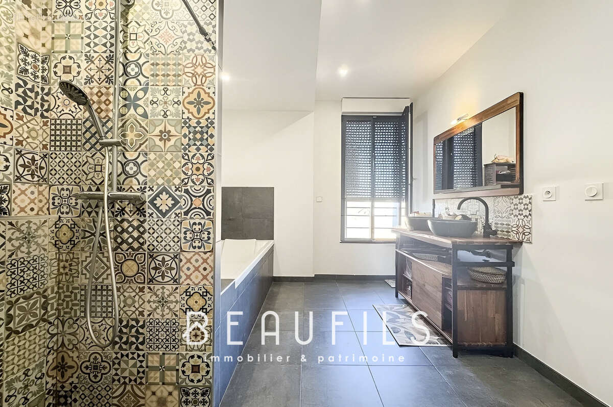 Appartement à MAUGUIO