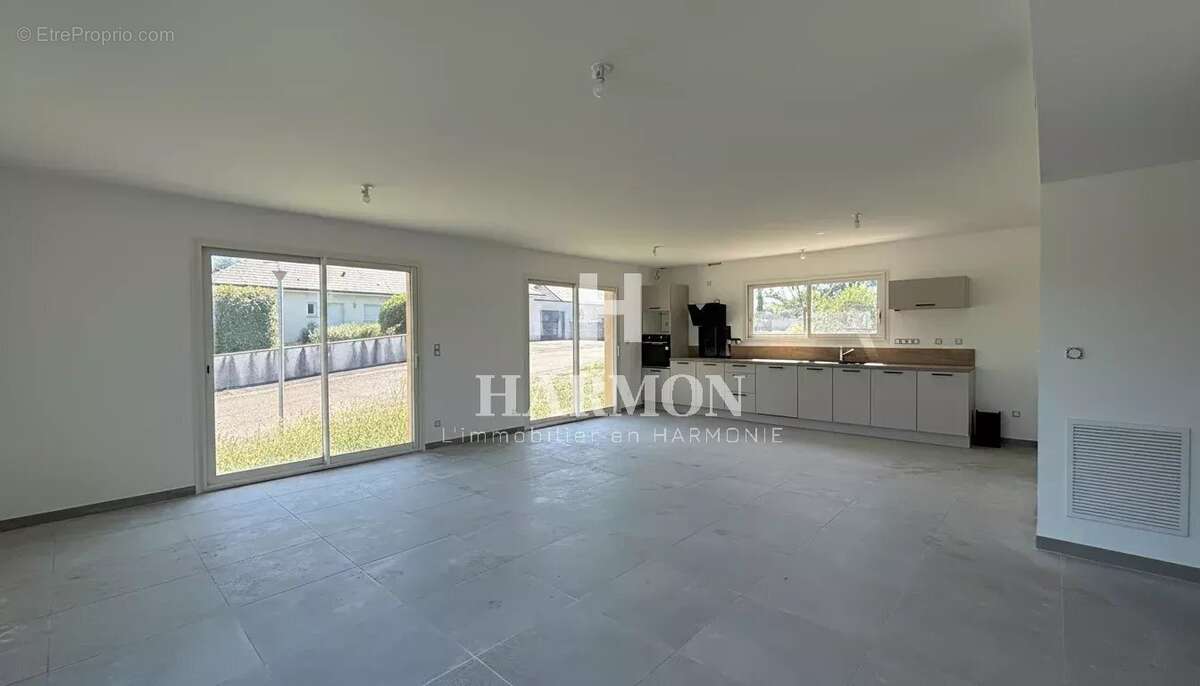 Maison de plain-pied à personnaliser avec beau potentiel - photo 2