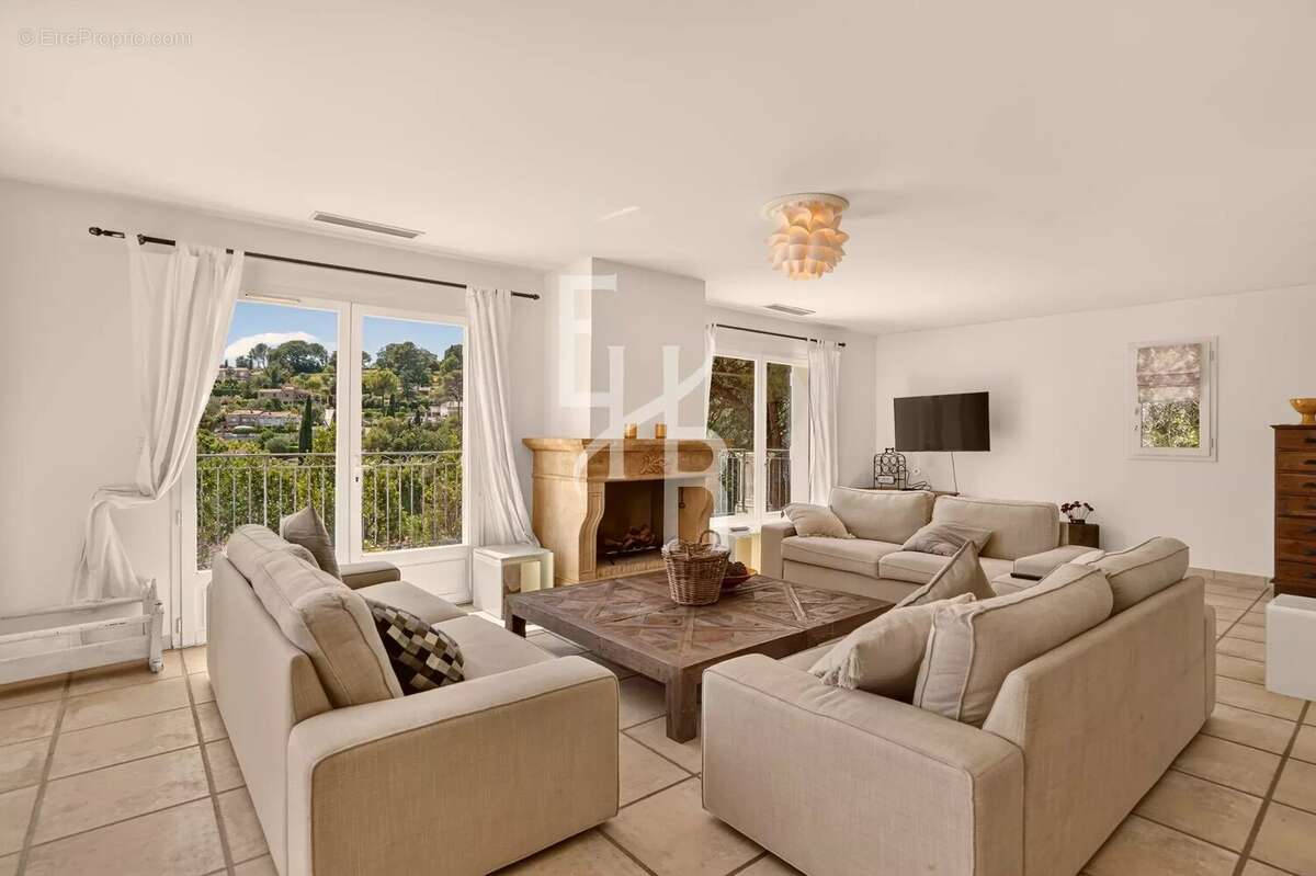 Maison à MOUGINS