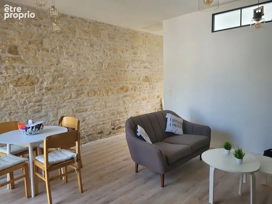 ROCHEFORT proche centre maison rénovation de qualité de type 2 avec extérieur intimiste - photo 12