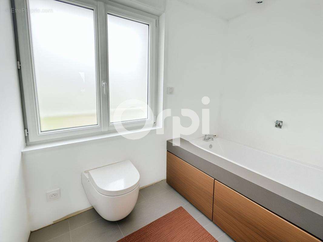 Maison À Vendre 85 M² jardin bien exposé - photo 11