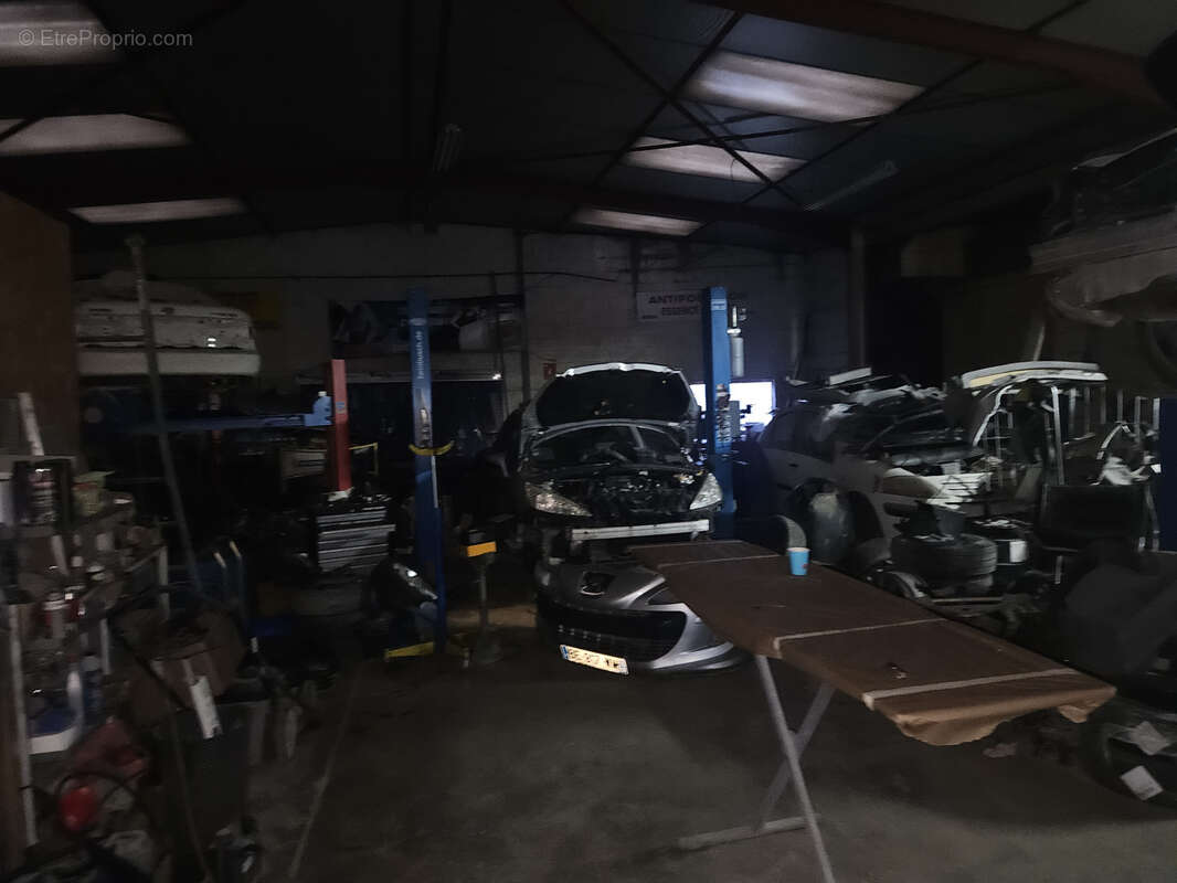 Atelier et parking - photo 2
