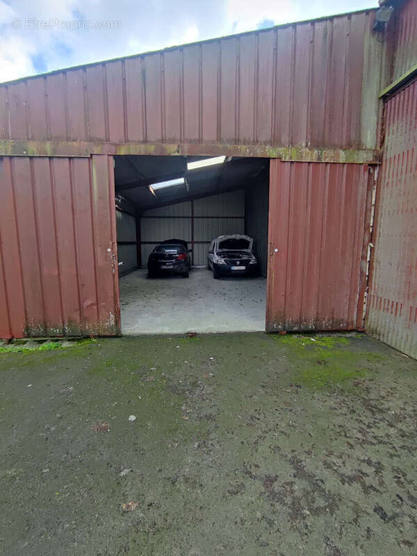 Parking à NIEUL-LE-DOLENT