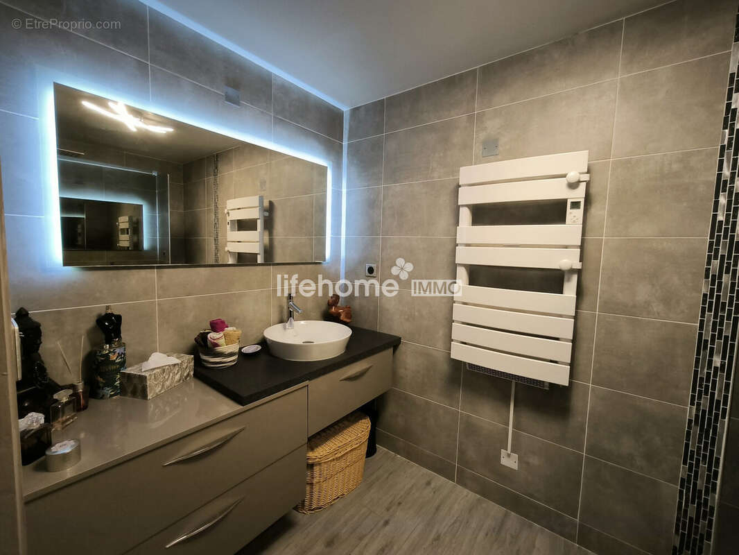 Appartement à LATTES