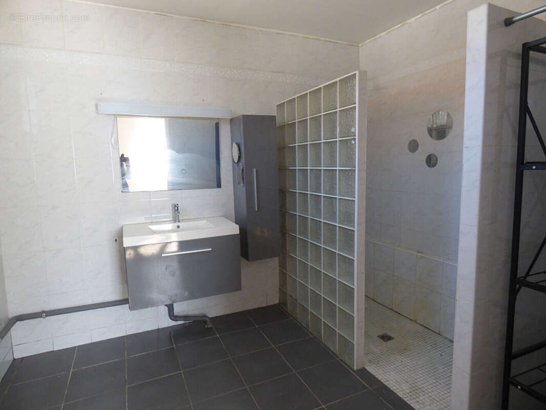 Maison Commentry avec piscine 4 chambres 160m² - photo 6