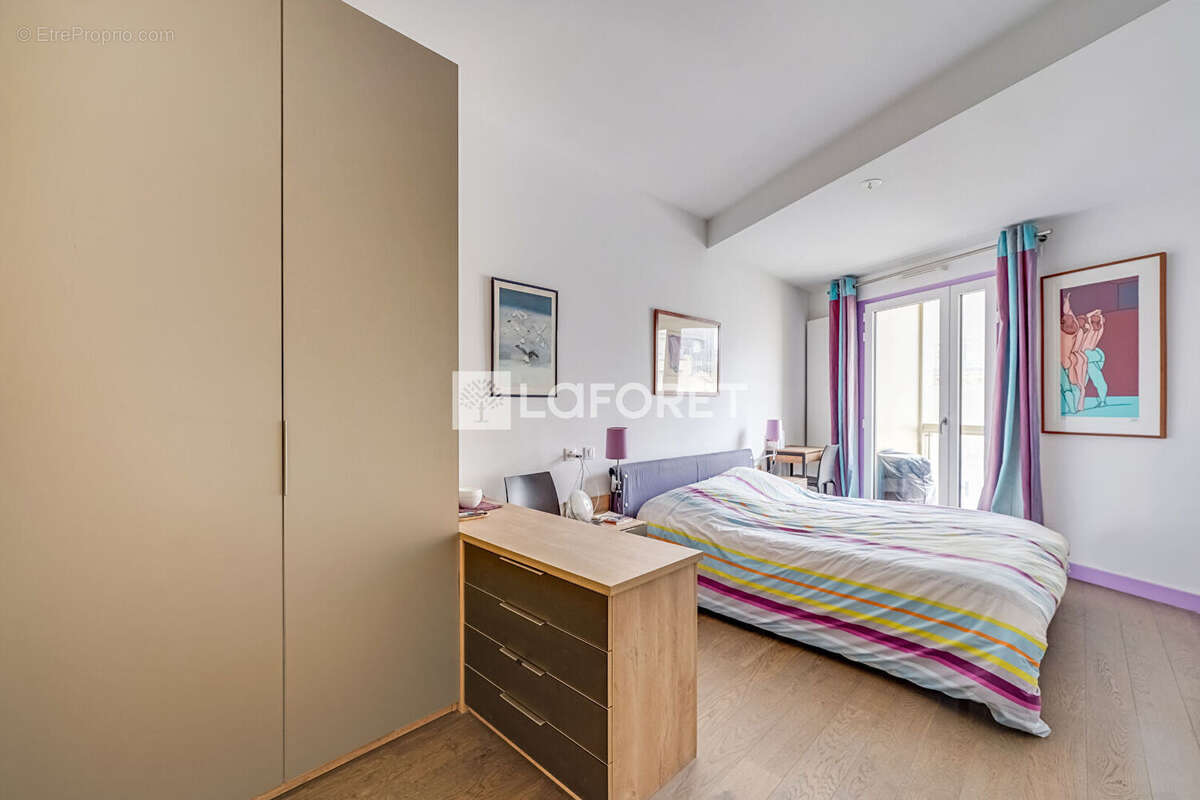 Appartement à PARIS-14E