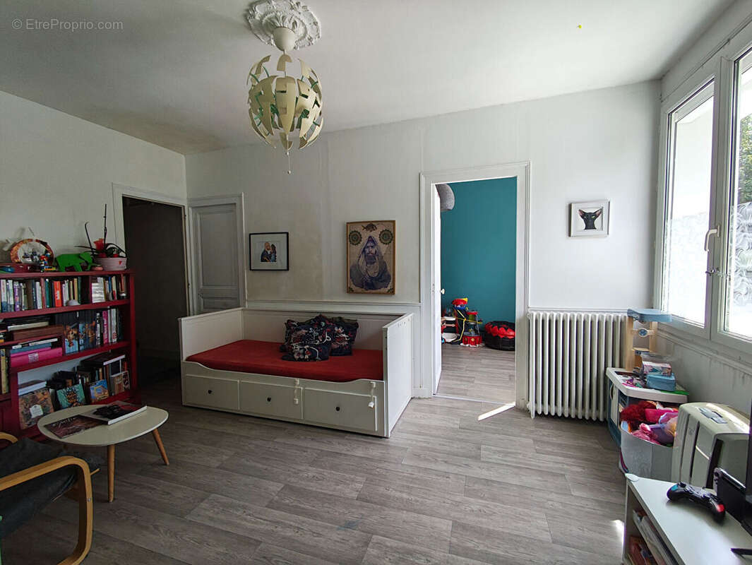 Maison à SAINT-ETIENNE-DE-CHIGNY