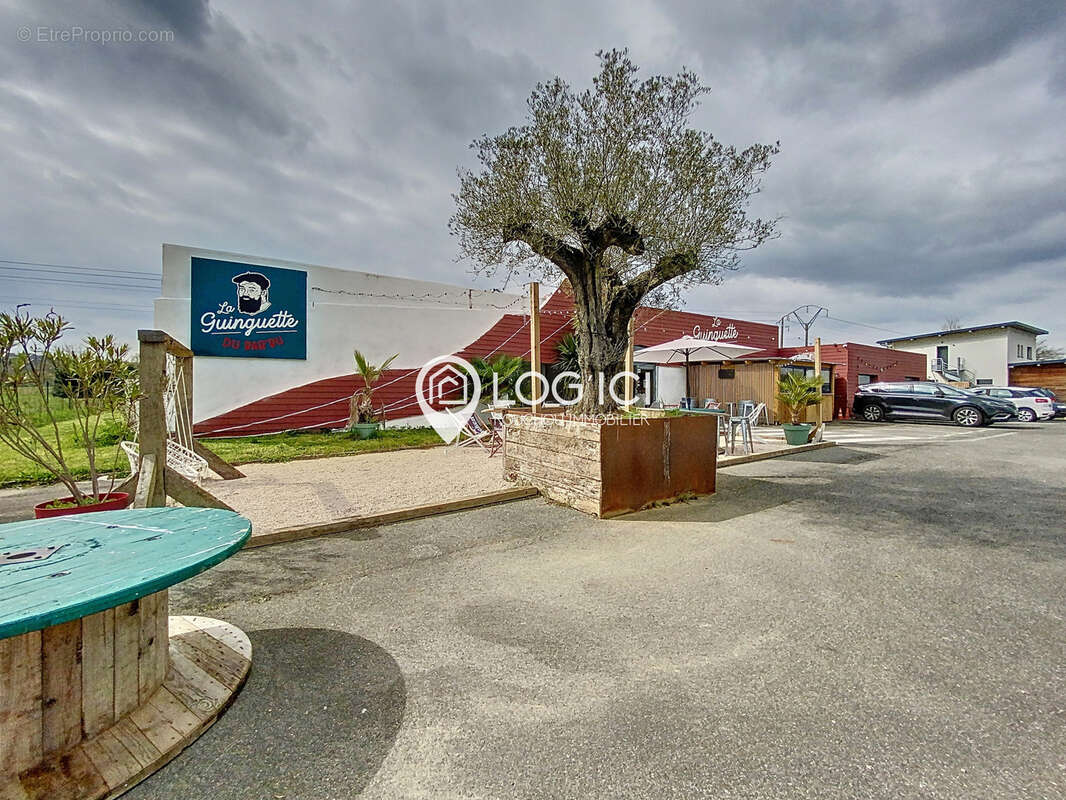 Commerce à AIRE-SUR-L'ADOUR