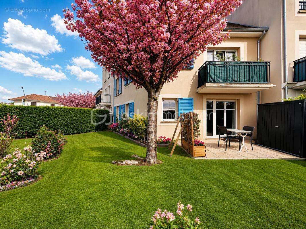 Appartement à LES ESSARTS-LE-ROI