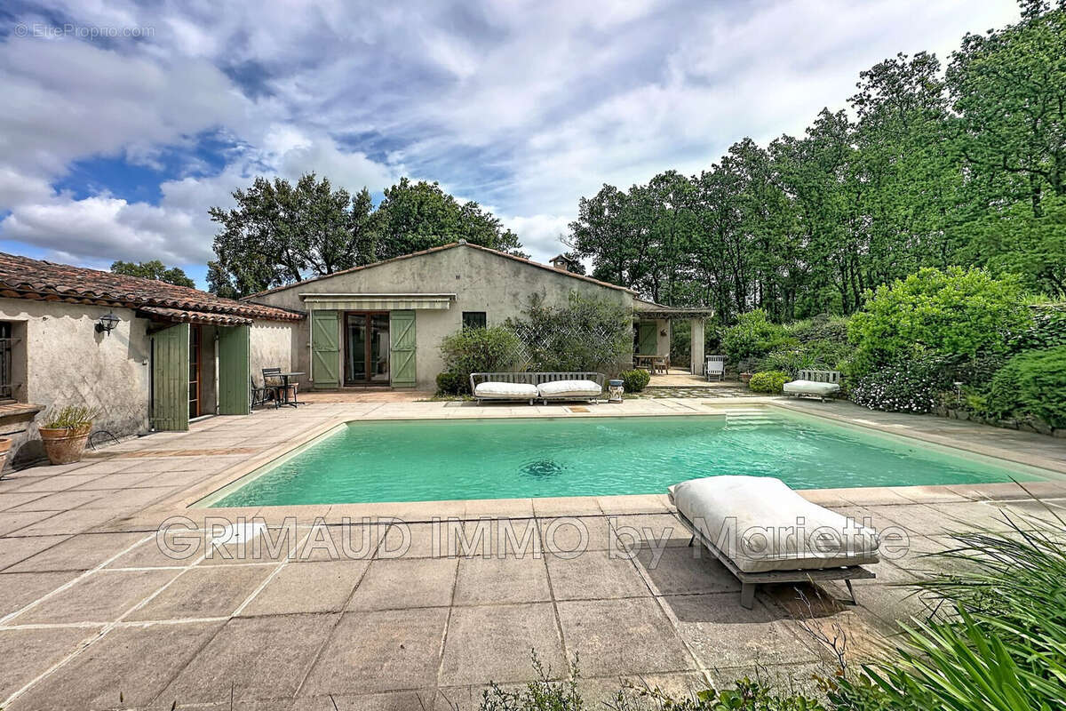 Maison à LA GARDE-FREINET