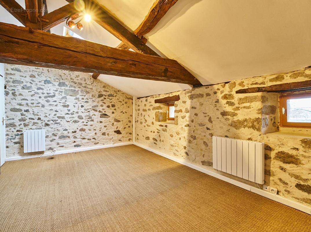 Maison à MORTAGNE-SUR-SEVRE