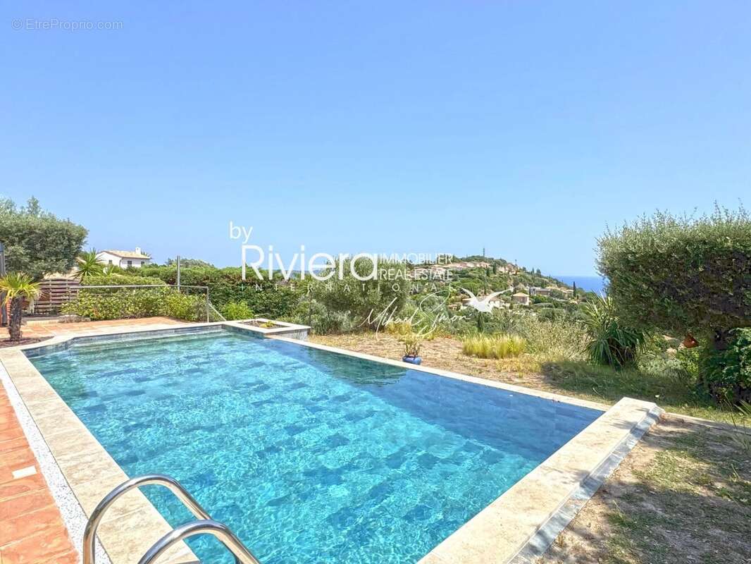 VUE MER PANORAMIQUE - Propriété avec piscine à débordement.. - photo 27