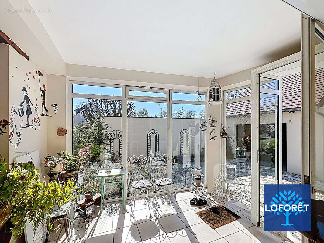 Maison à D'HUISON-LONGUEVILLE