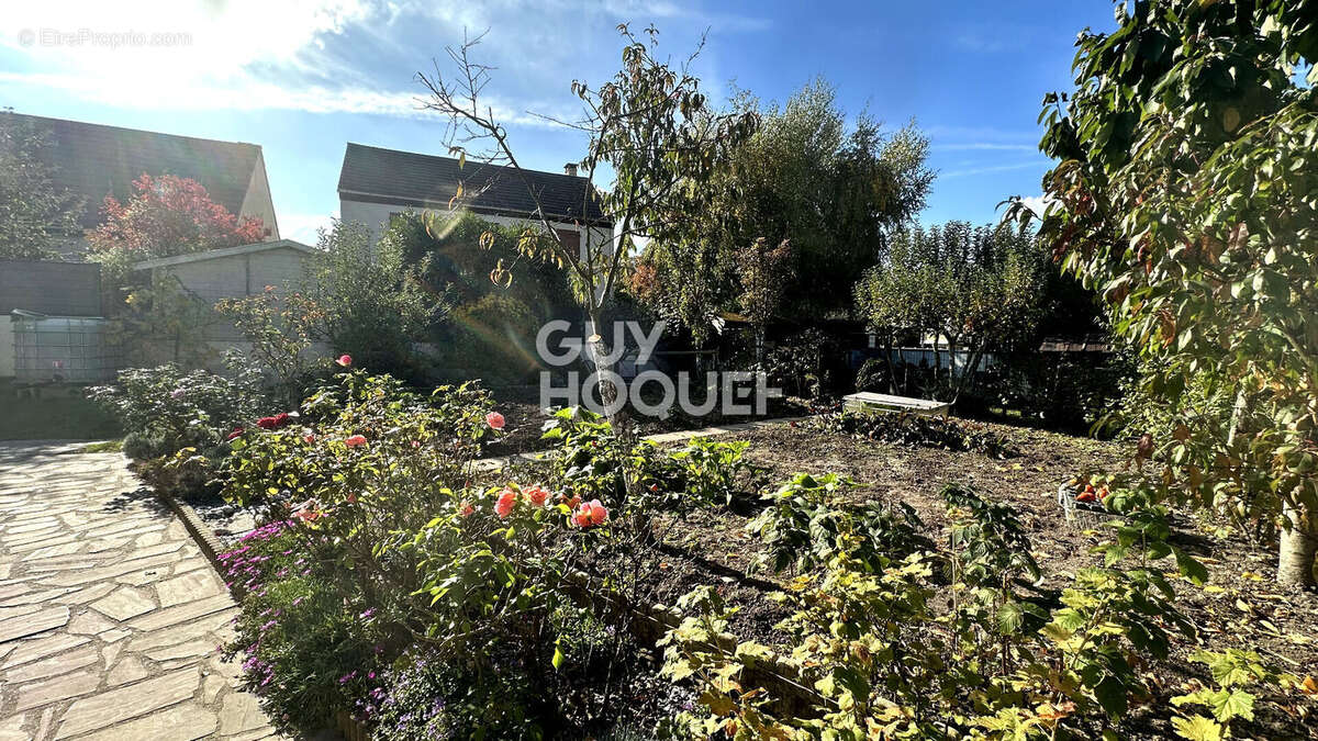 Maison à BRIIS-SOUS-FORGES