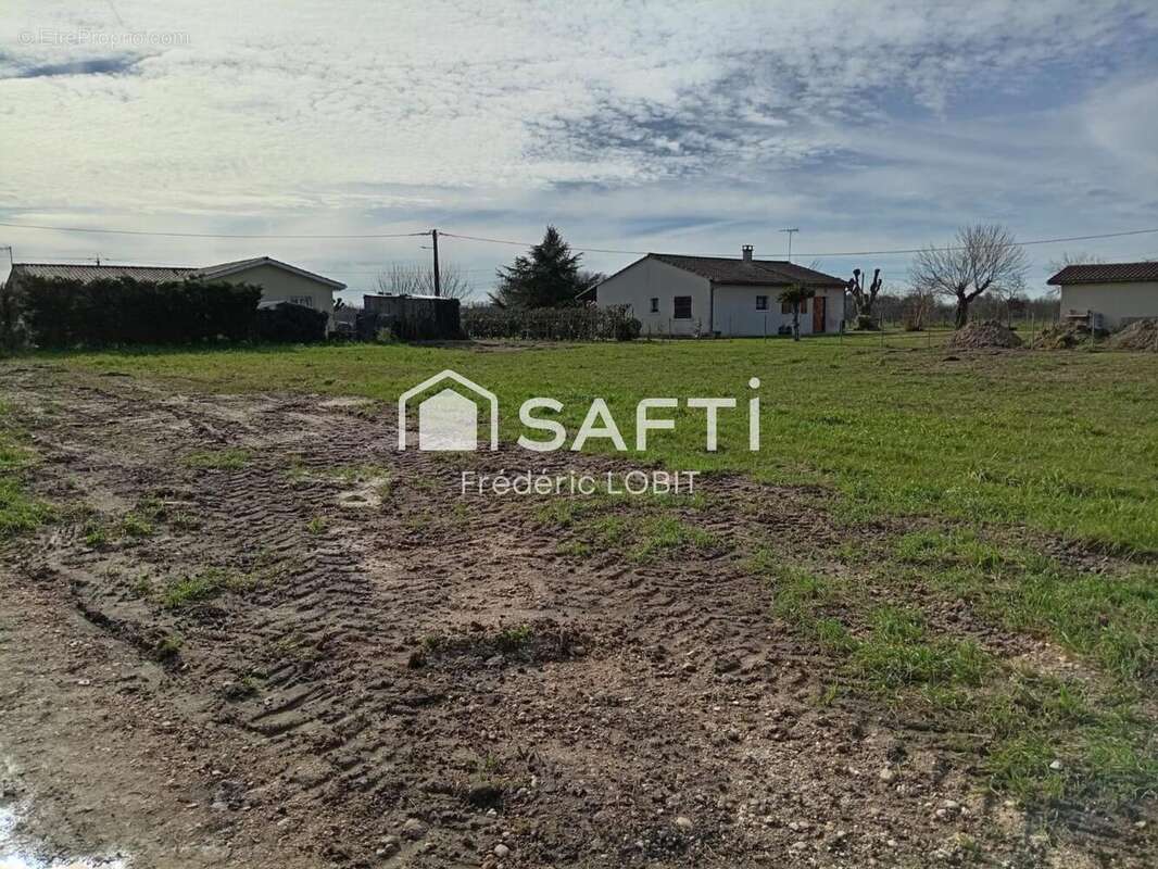Photo 2 - Terrain à COUTRAS