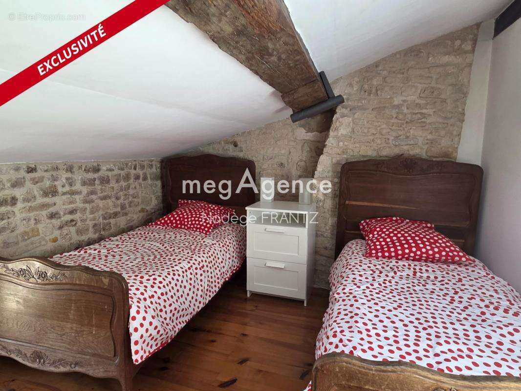 Propriété avec maison, 2 gîtes, 2 piscines et dépendance - Saint-Loup (17380) - photo 13