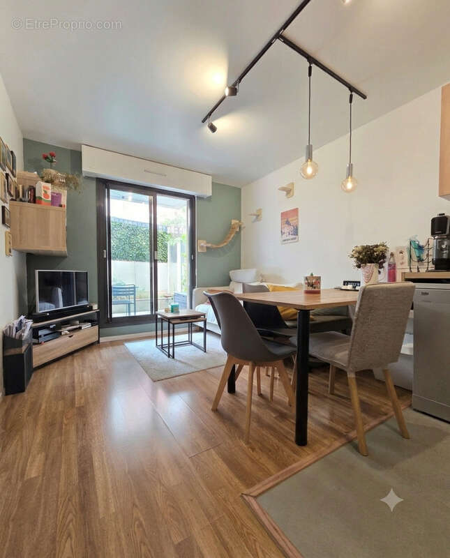 Appartement à PARIS-19E