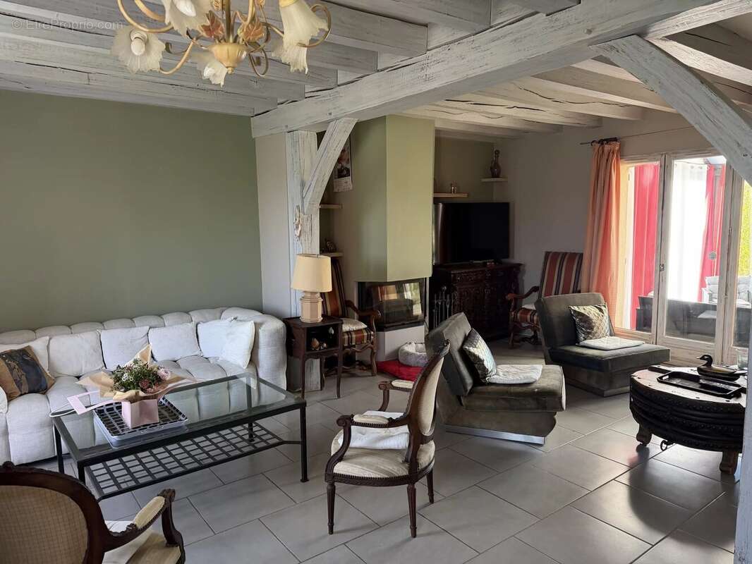 Maison à CHARBUY