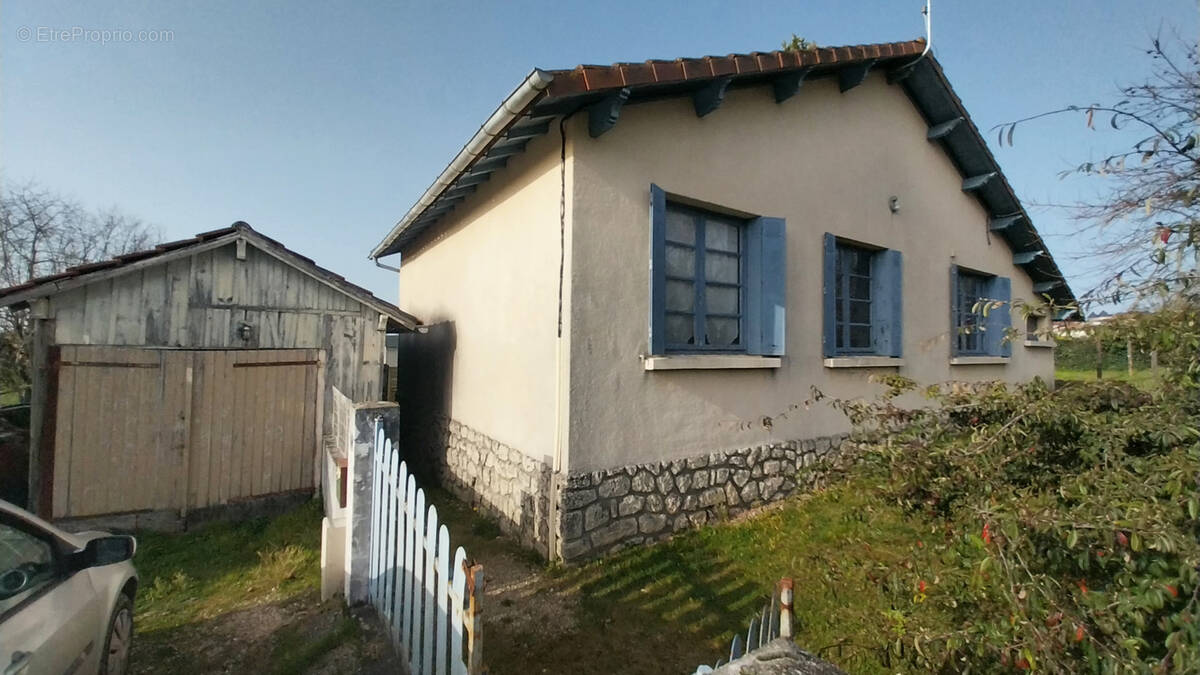 Maison à MENSIGNAC