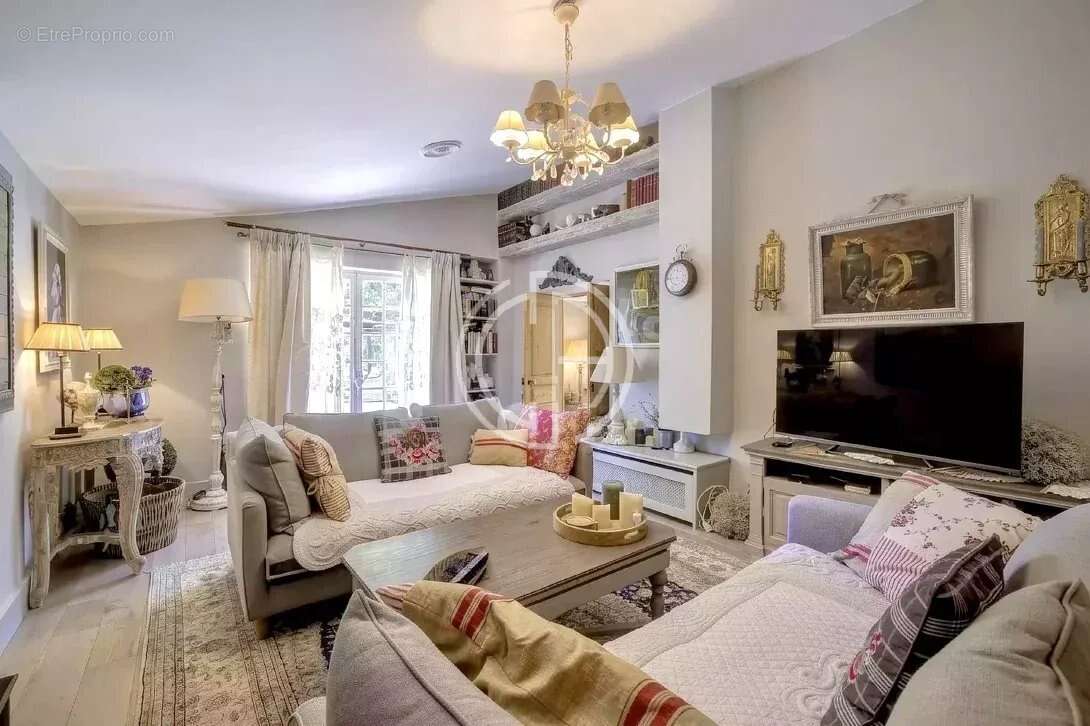 Maison à MOUGINS